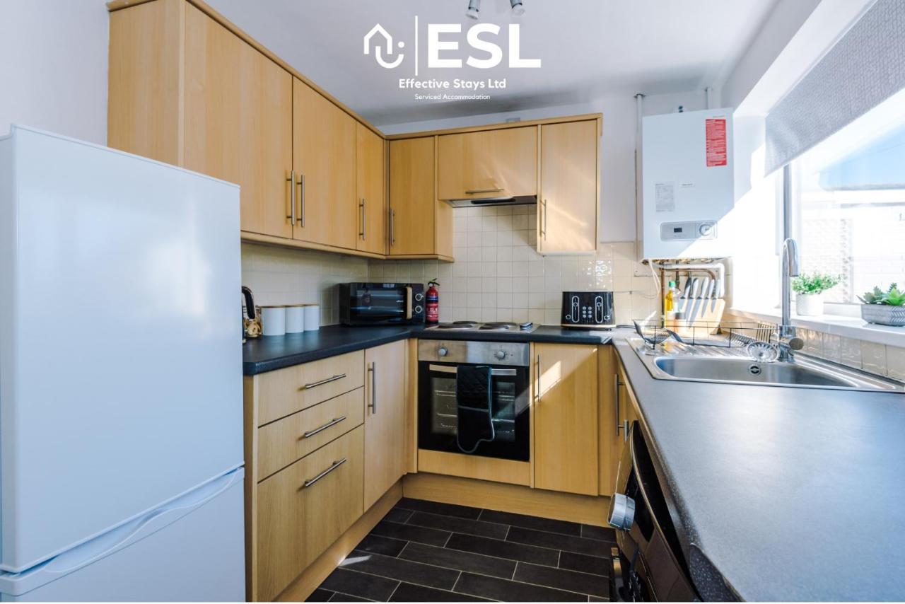 3 Bedroom House With Garden And Driveway Parking - Less Than 10 Mins From Chester City Centre Exterior photo