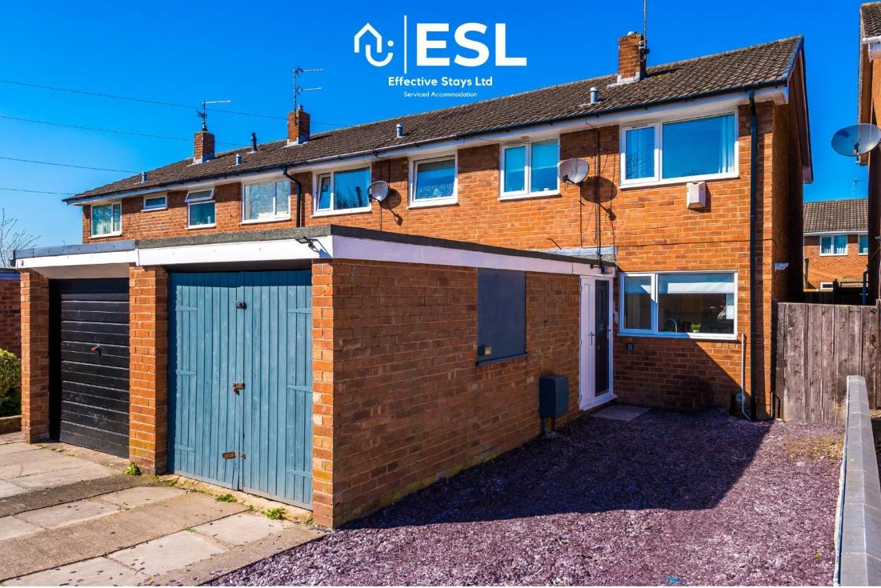 3 Bedroom House With Garden And Driveway Parking - Less Than 10 Mins From Chester City Centre Exterior photo